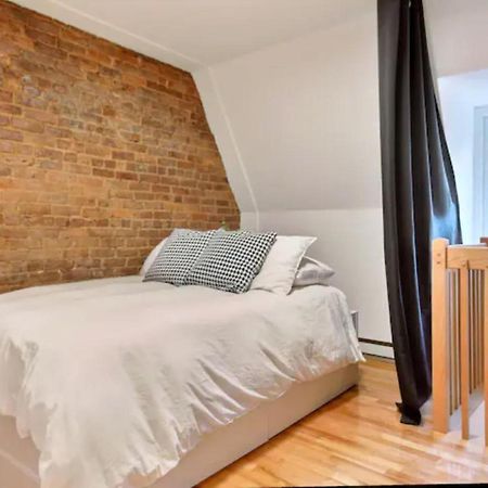 Golden Cross // Typical Old Quebec Appartement ภายนอก รูปภาพ