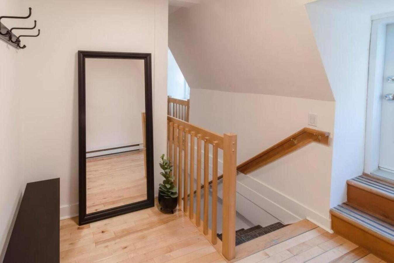 Golden Cross // Typical Old Quebec Appartement ภายนอก รูปภาพ
