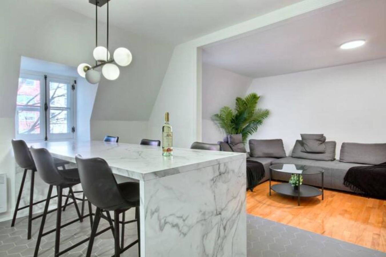 Golden Cross // Typical Old Quebec Appartement ภายนอก รูปภาพ
