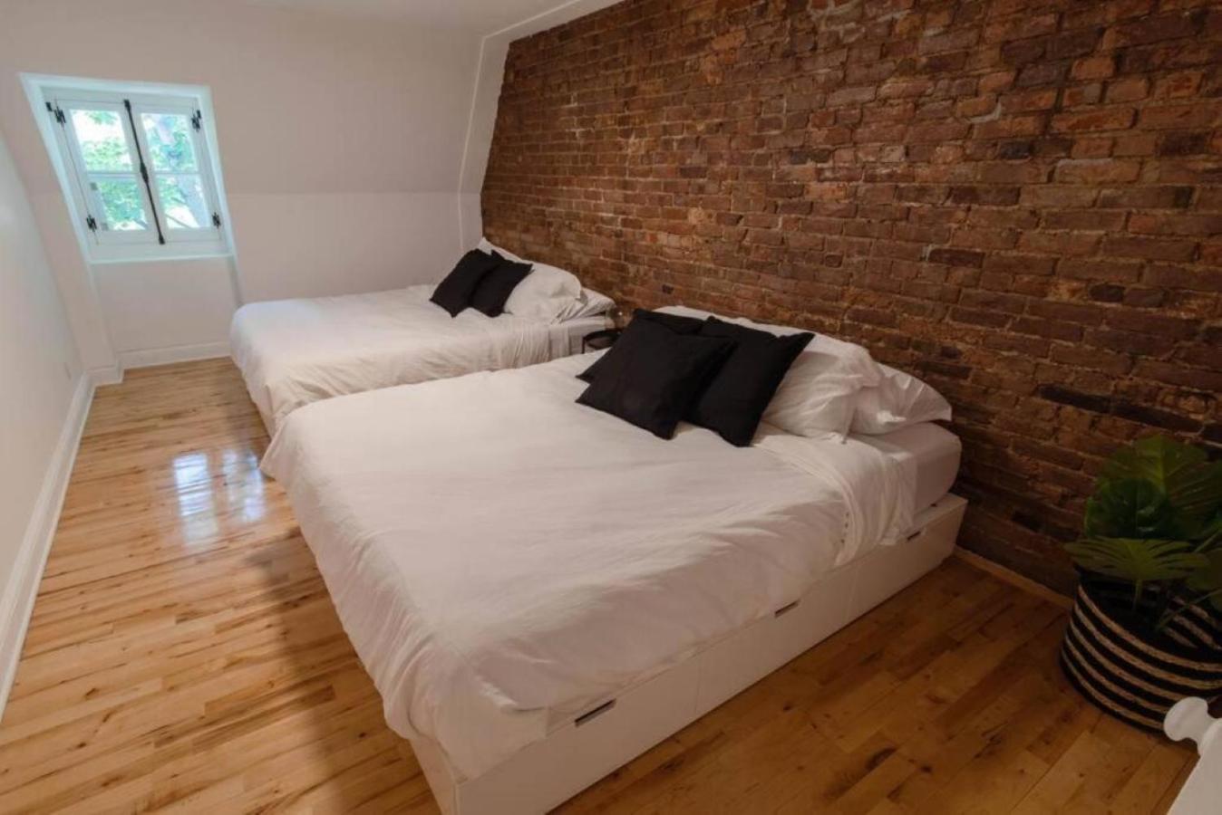 Golden Cross // Typical Old Quebec Appartement ภายนอก รูปภาพ