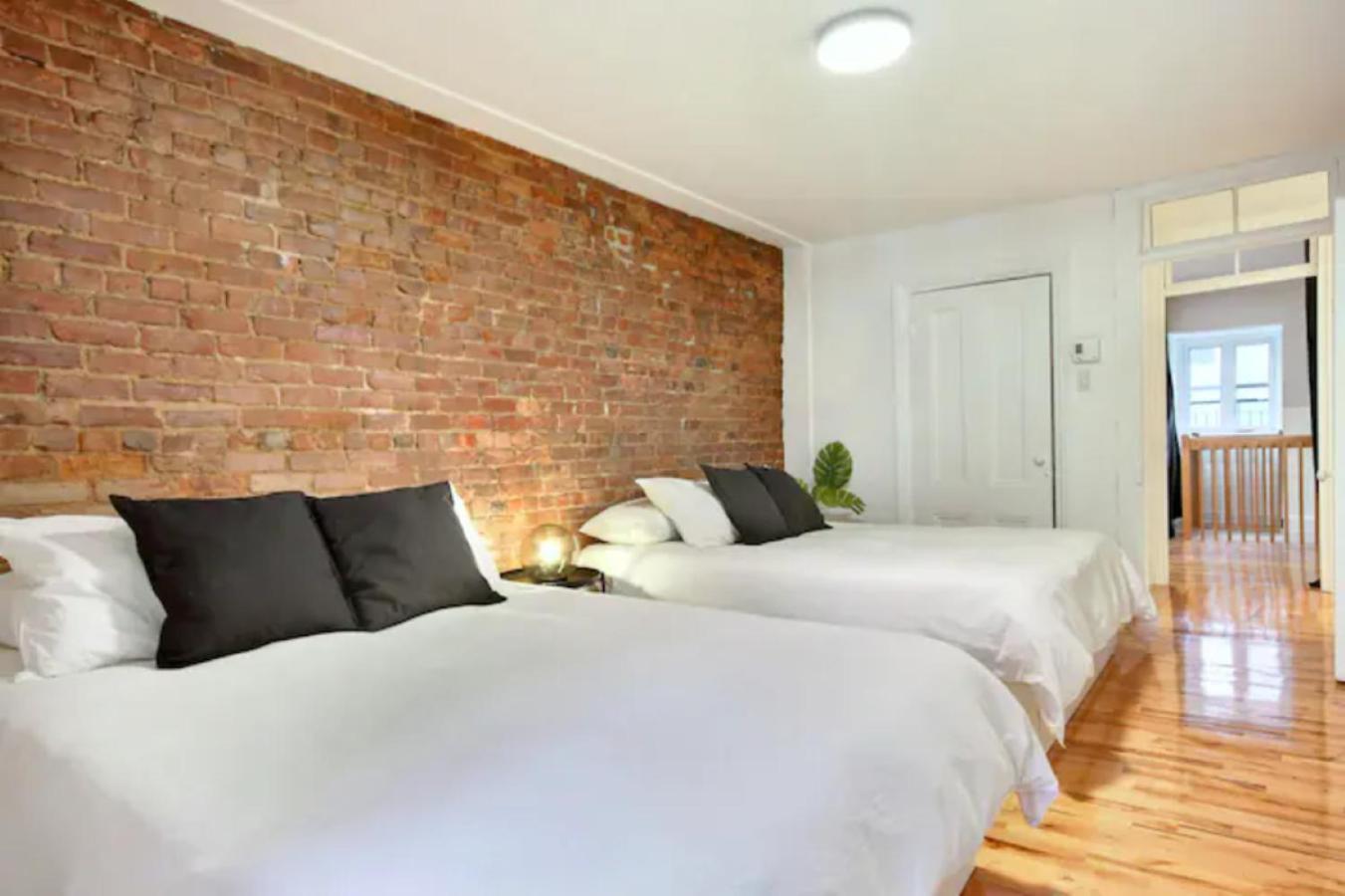 Golden Cross // Typical Old Quebec Appartement ภายนอก รูปภาพ