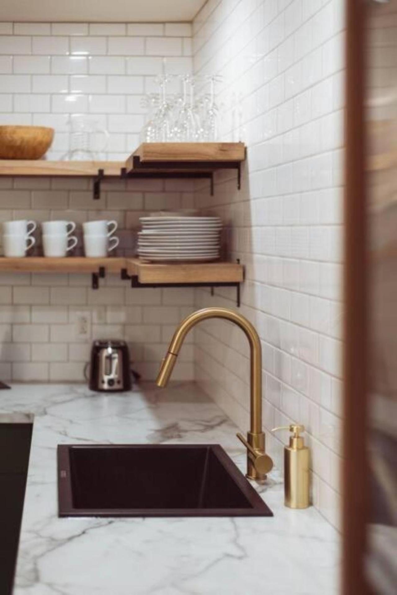 Golden Cross // Typical Old Quebec Appartement ภายนอก รูปภาพ